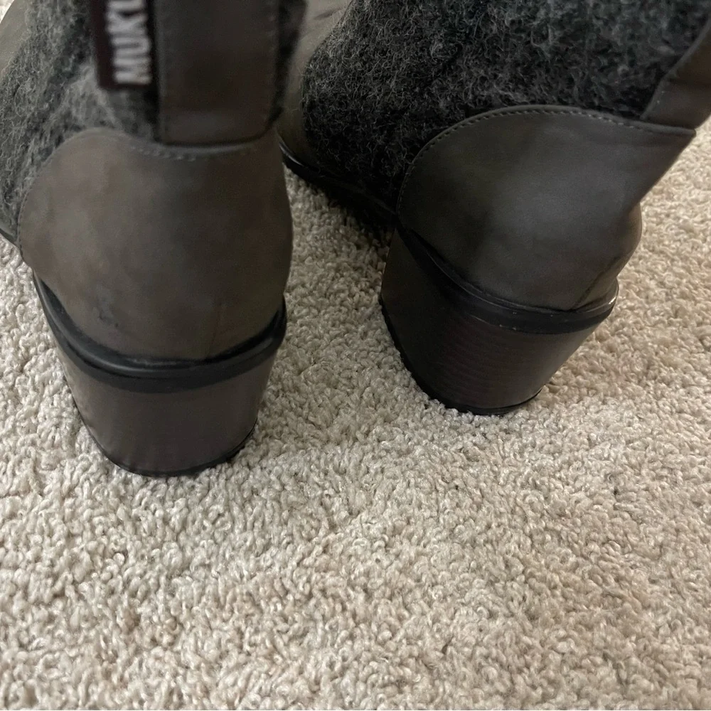 Muk Luks wool blend upper western booties size 8 block heel bohochic bohemian